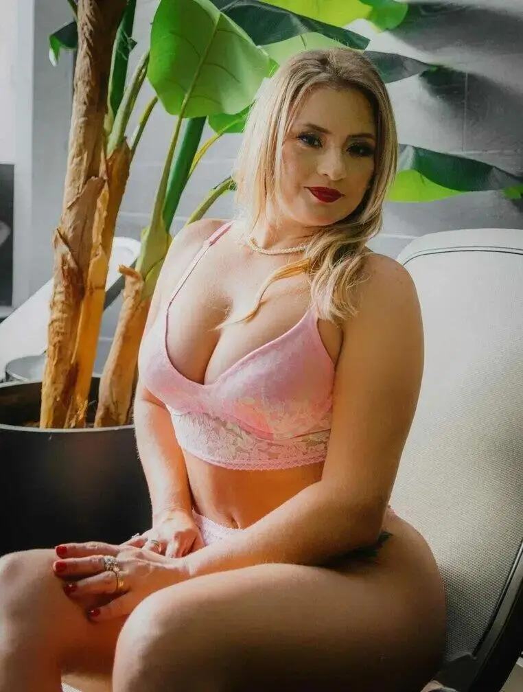 Escort Model GABRIELA LUNA