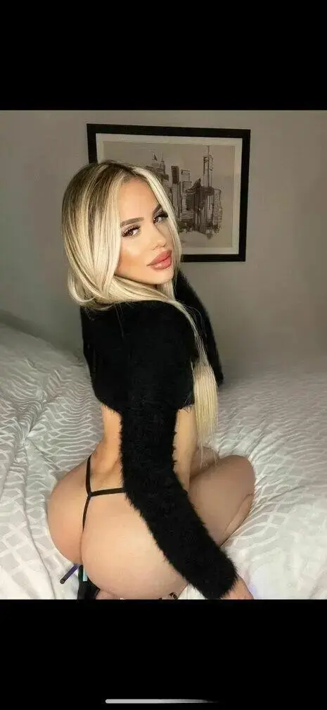 Escort Model Genesis