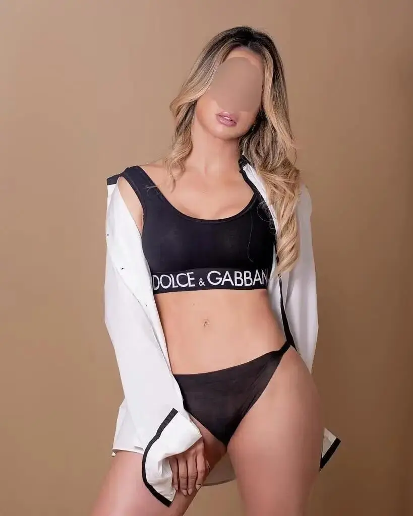 Escort Model Hannah Campos - 5