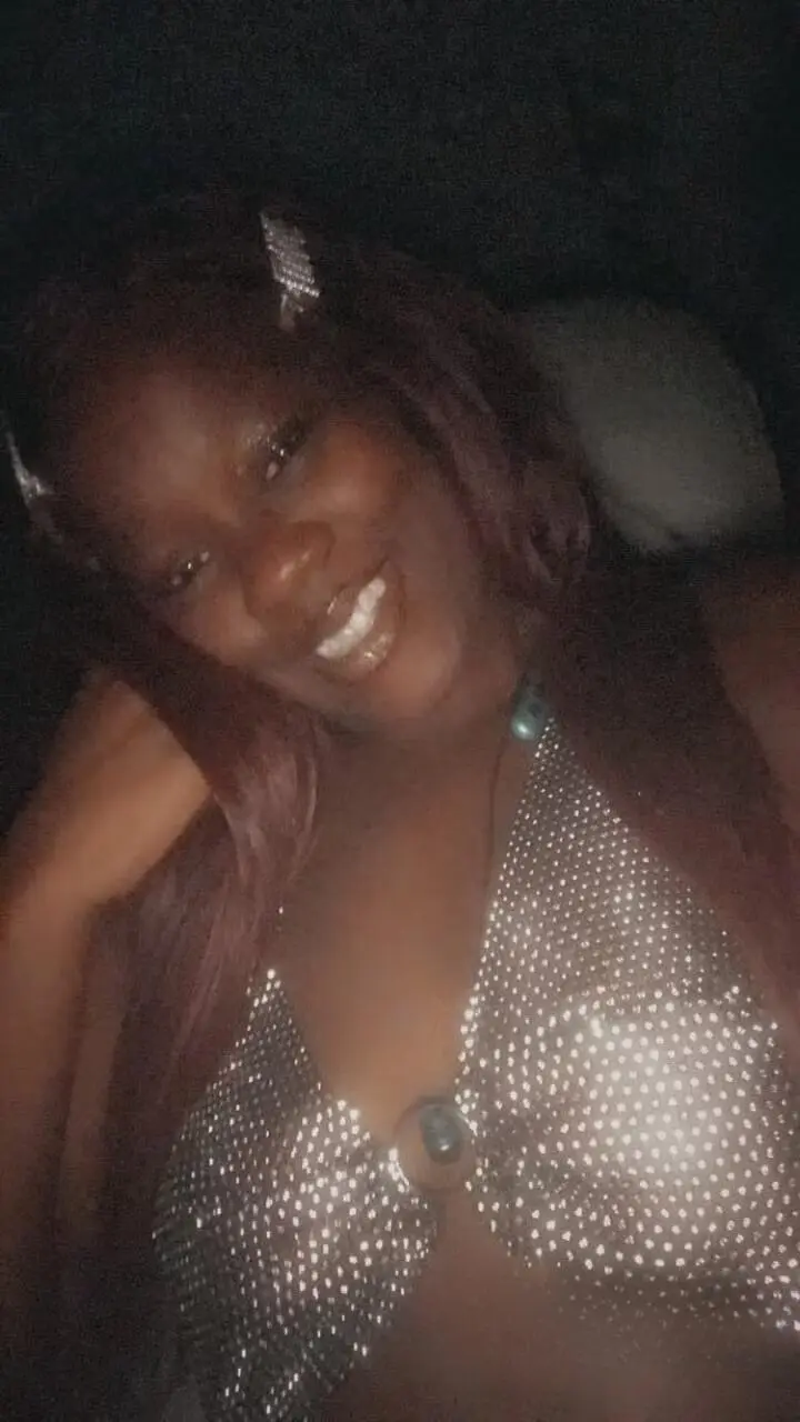 Escort Model Happy - 5