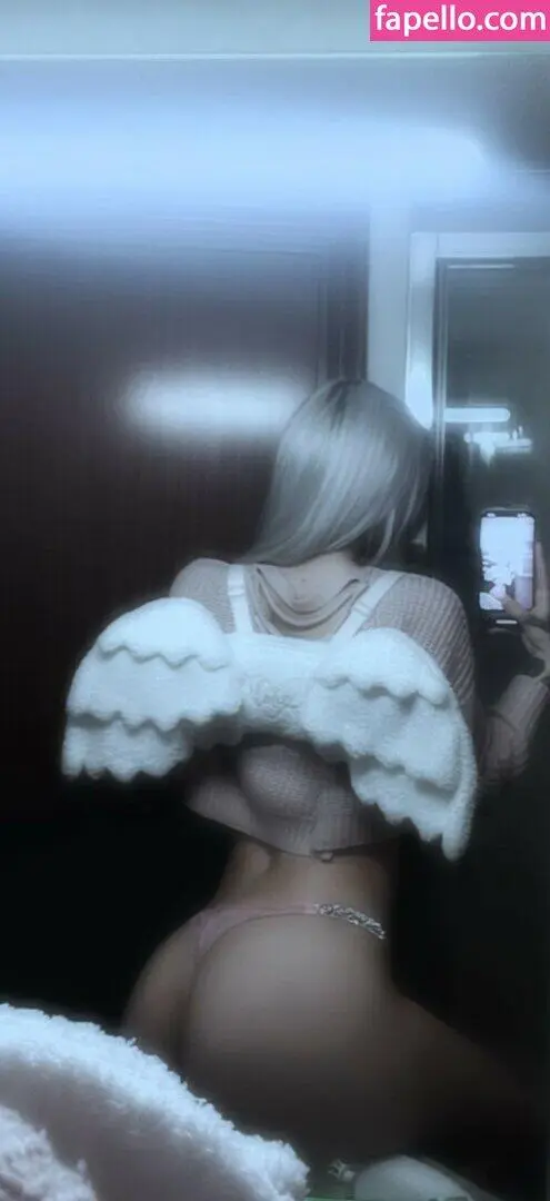 Escort Model Hazel Honey - 2