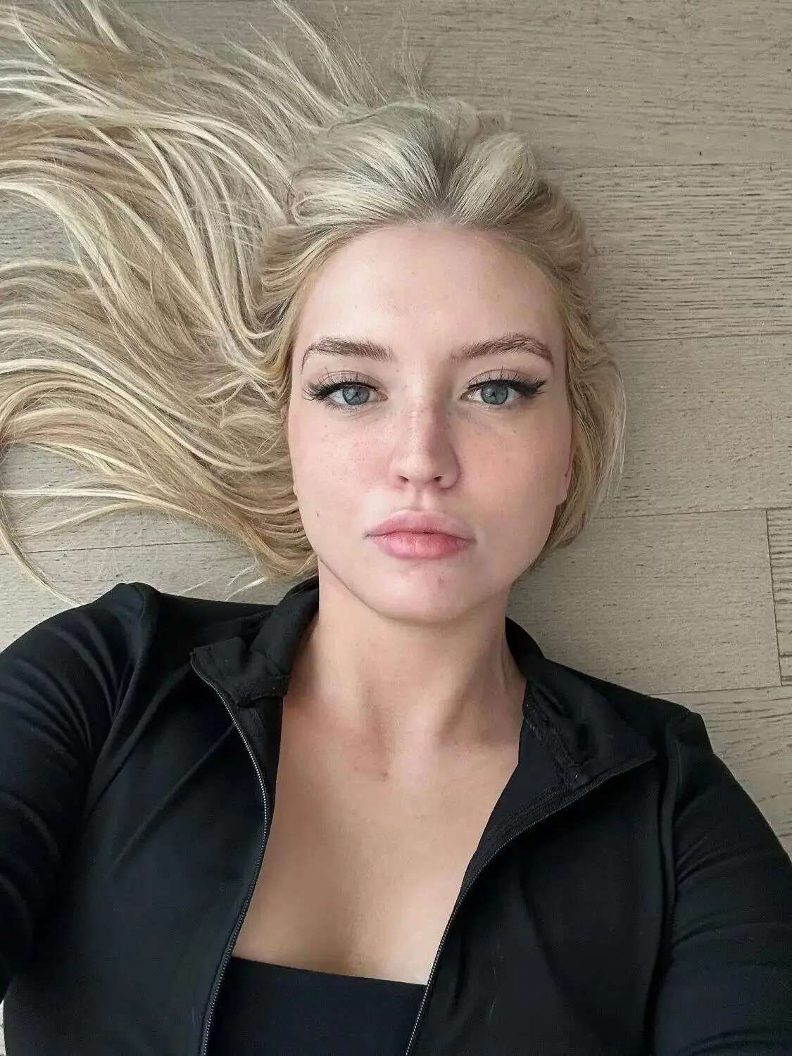 Escort Model Heidi