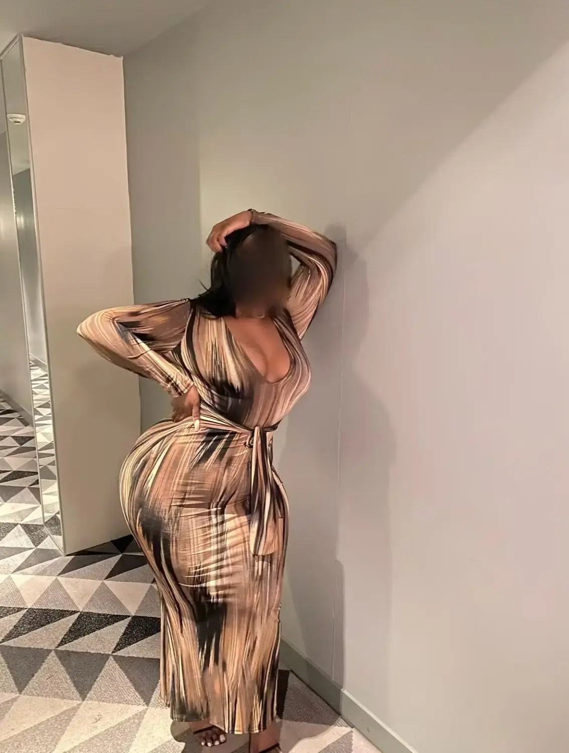 Escort Model Isabel - 2
