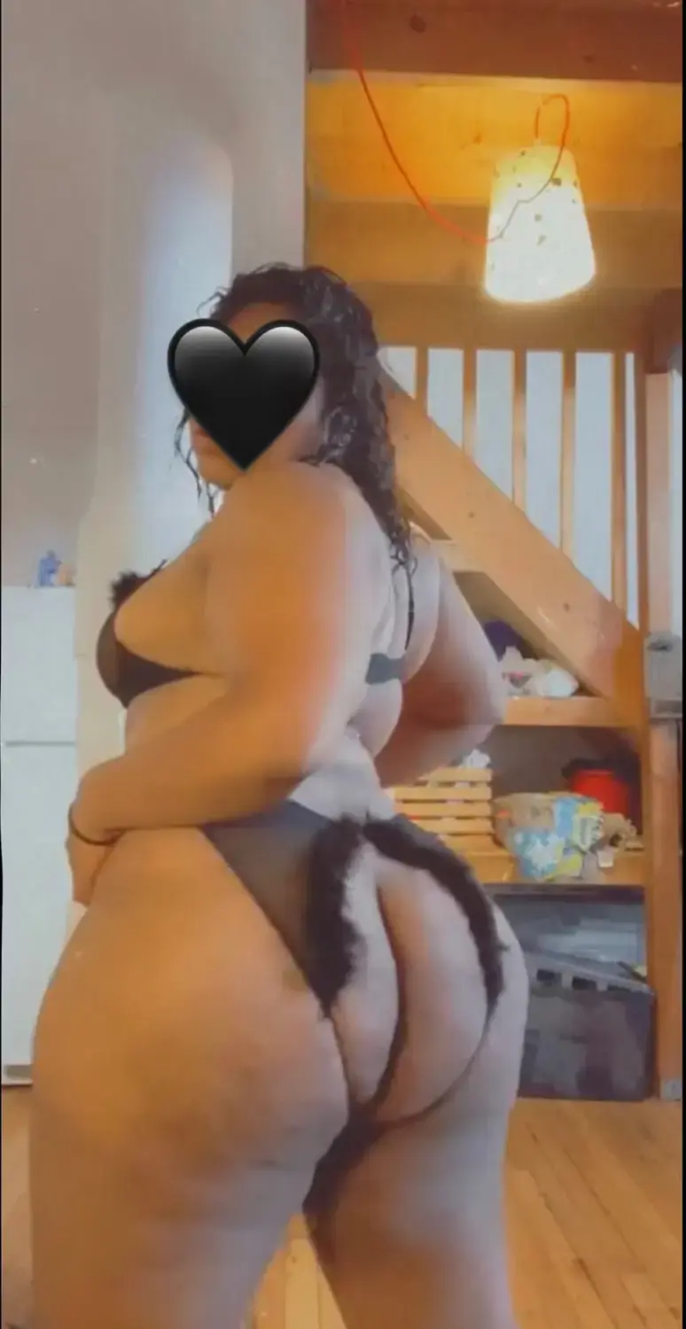 Escort Model Isabel - 5
