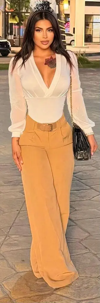 Escort Model Isabella Colucci - 3