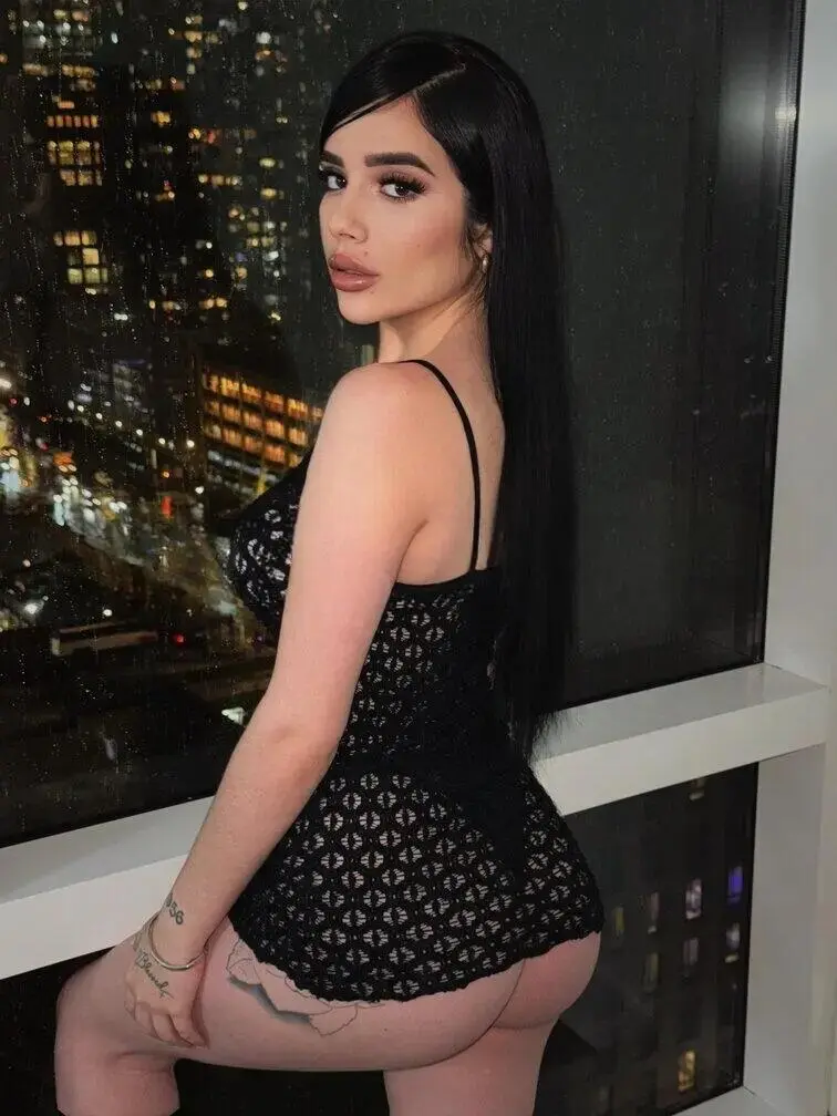 Escort Model Jade - 3