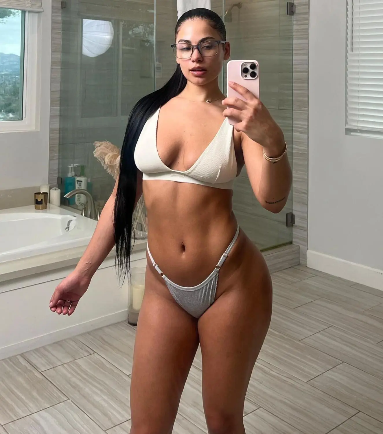 Escort Model JadeRamey - 5