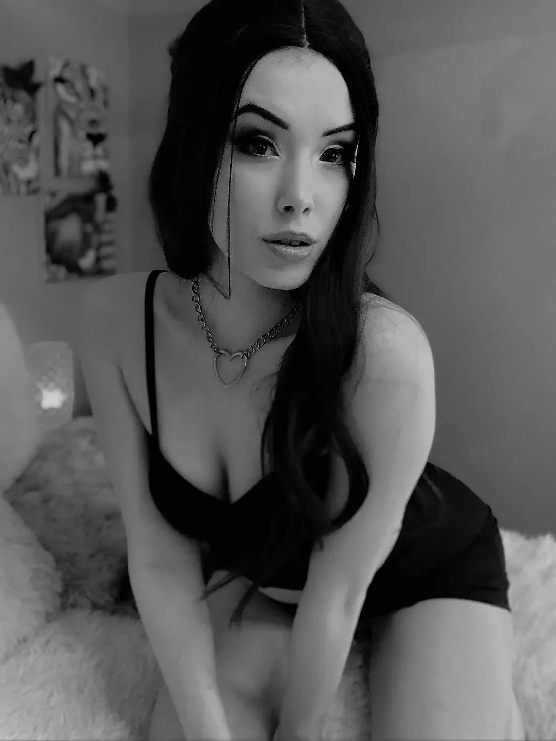 Escort Model Jas Callipygian - 4