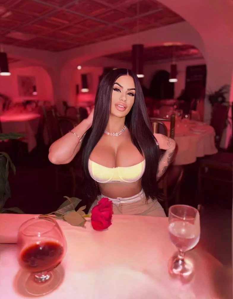 Escort Model Jesley - 3