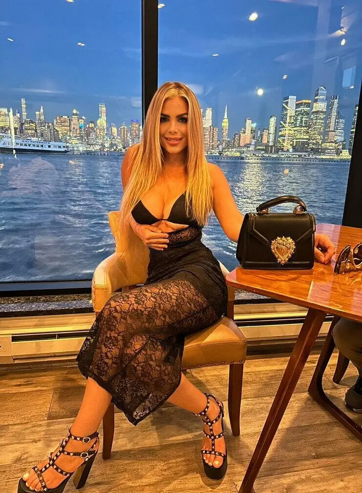 Escort Model Jessica Summers