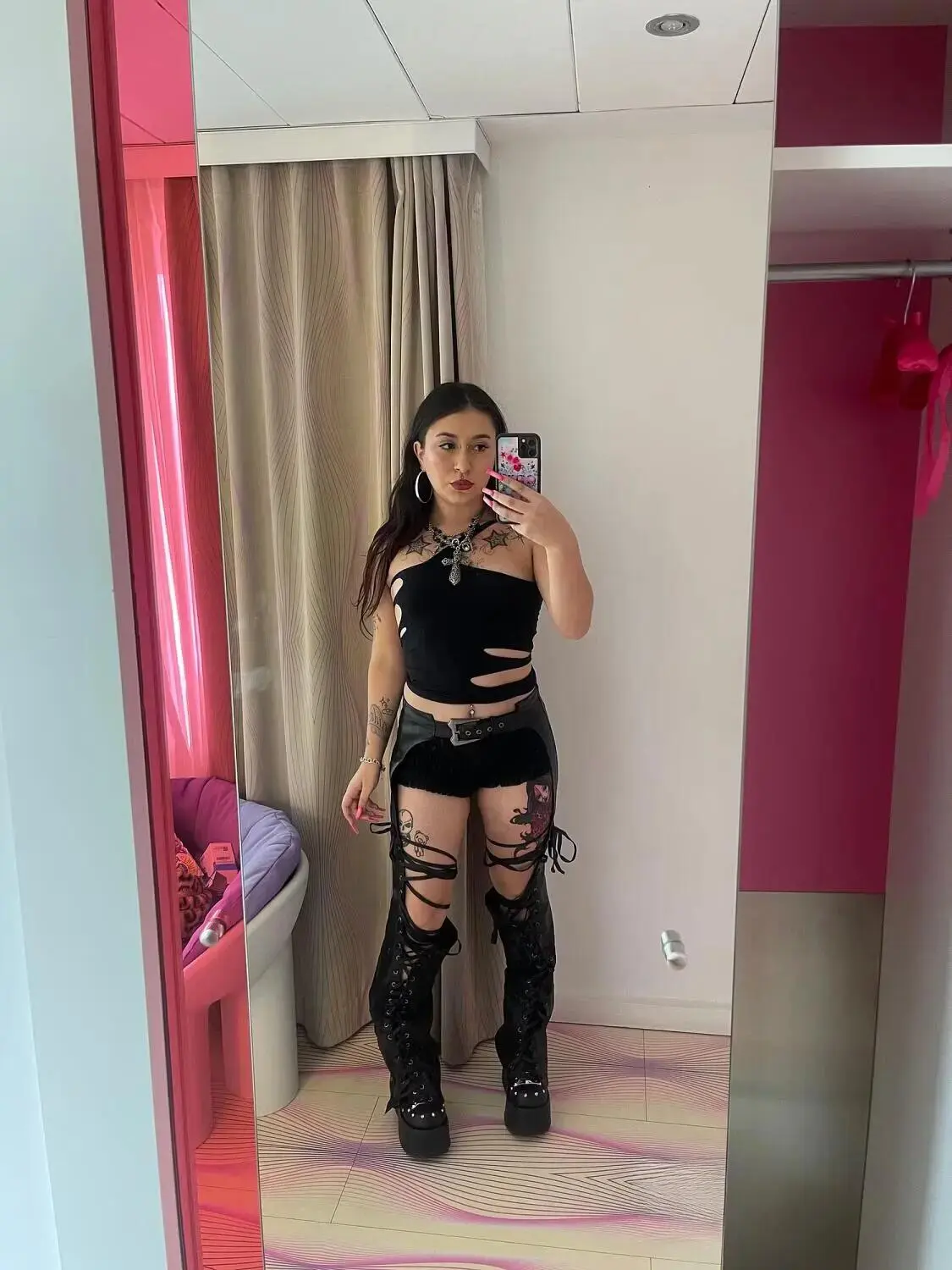 Escort Model Juicy - 5