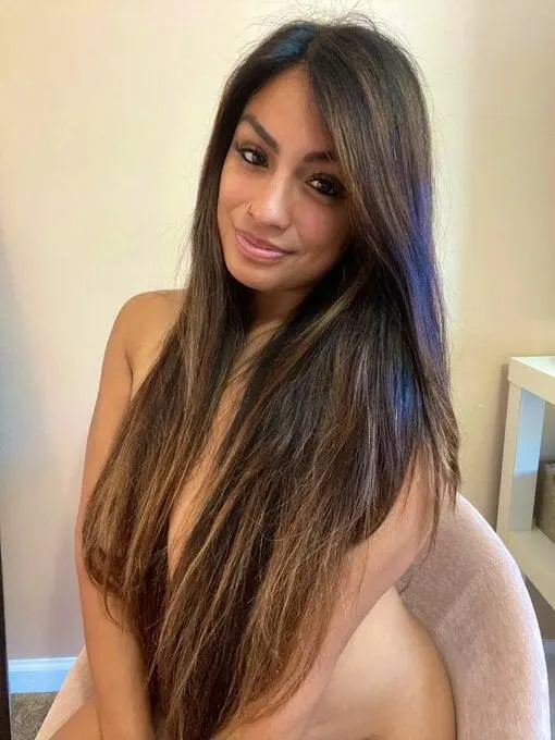 Escort Model Karina Valentina - 5