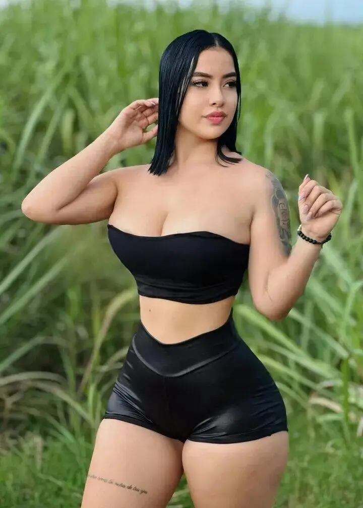 Escort Model Karol - 5