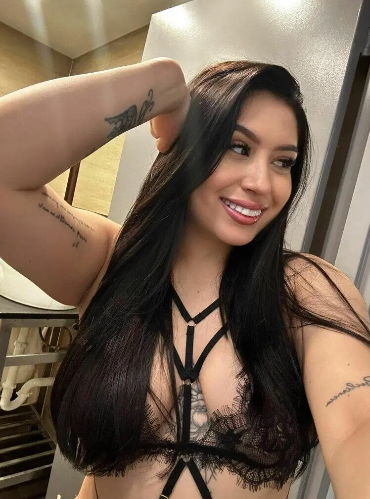 Escort Model Karol