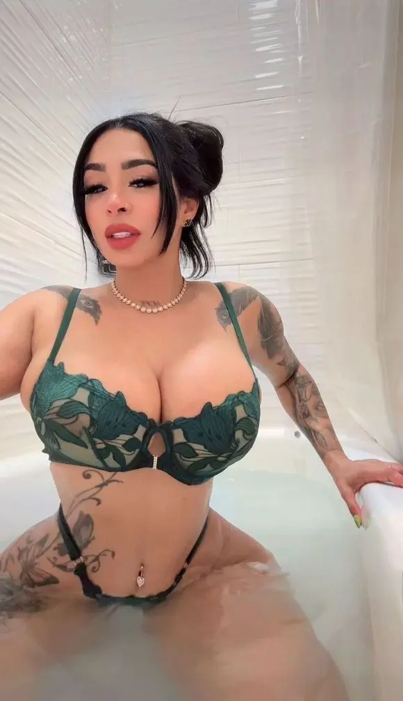 Escort Model Karolin - 3