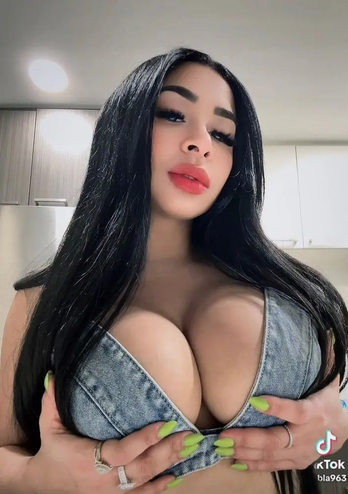 Escort Model Karolin