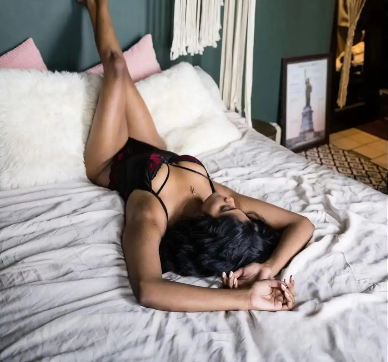 Escort Model Katt - 4
