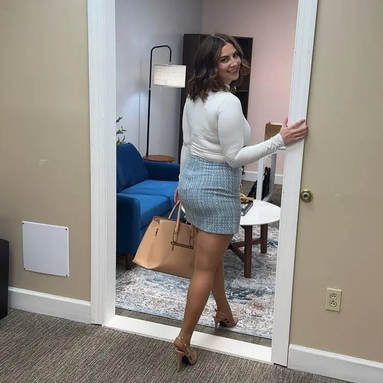 Escort Model Kellsmonroy - 2