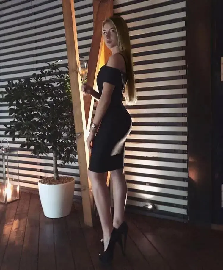 Escort Model Kelly Love - 5