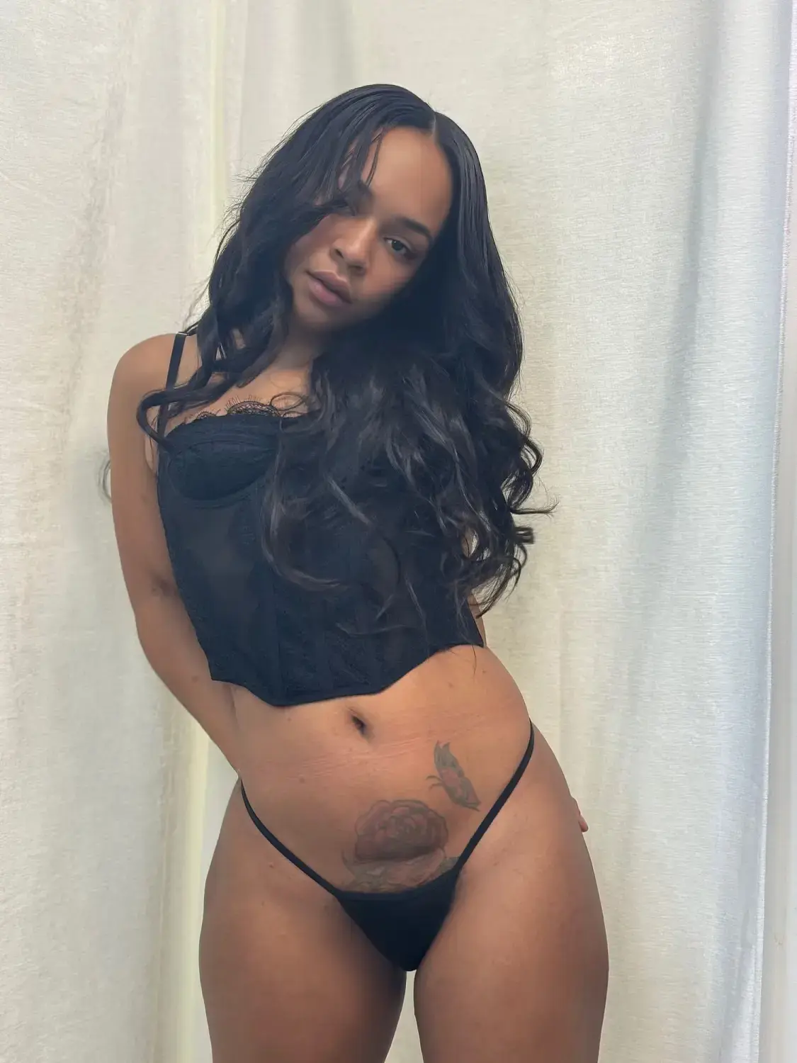 Escort Model Kennedy Lane - 4
