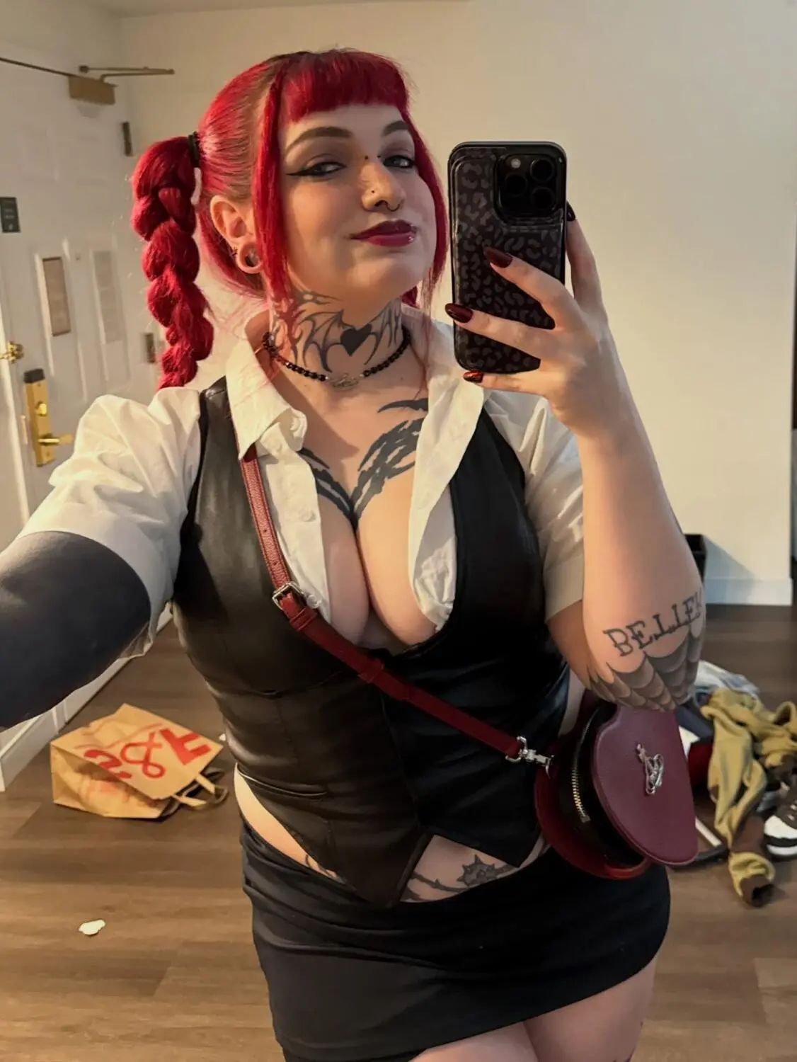 Escort Model KenzyKaye - 8