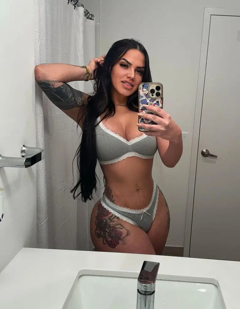 Escort Model Kiara Foxx - 2