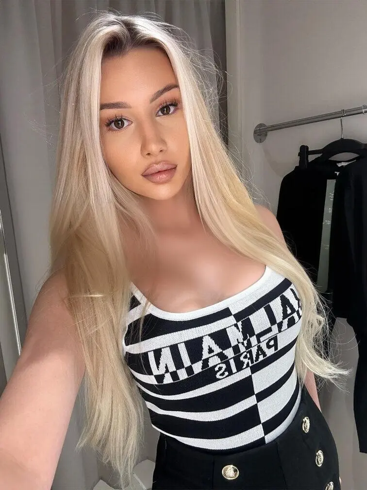 Escort Model KIERA BENNETT