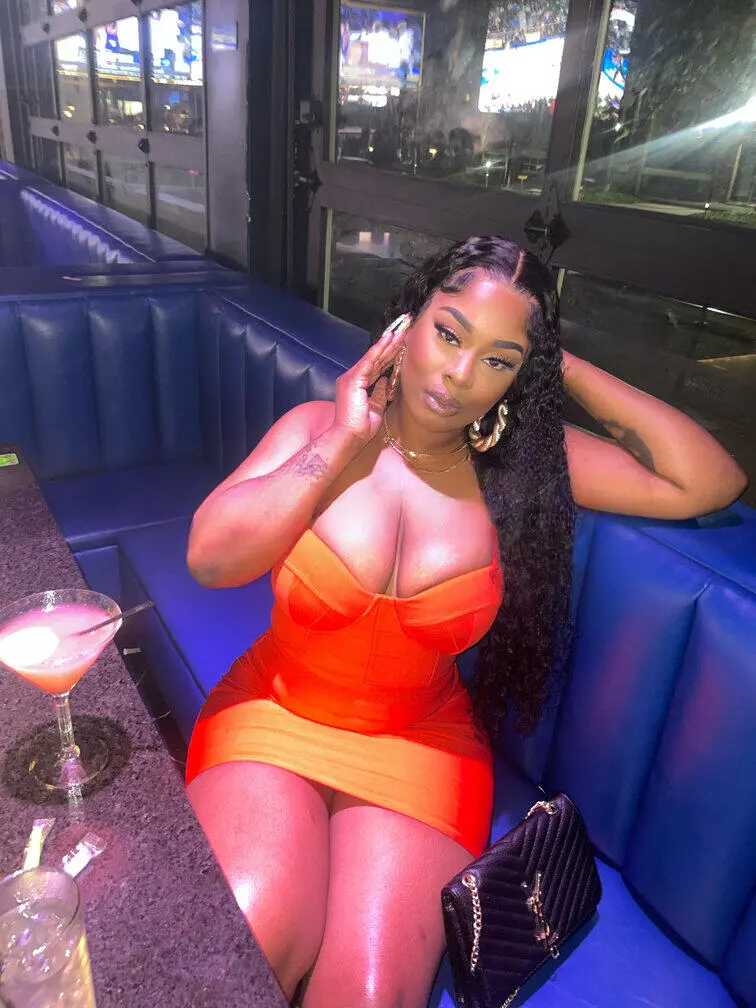 Escort Model Koko Sweets - 5