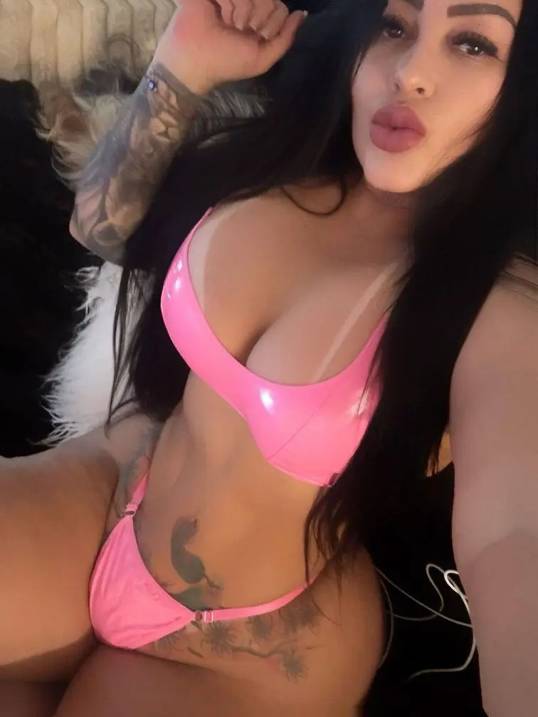 Escort Model Lauren - 2