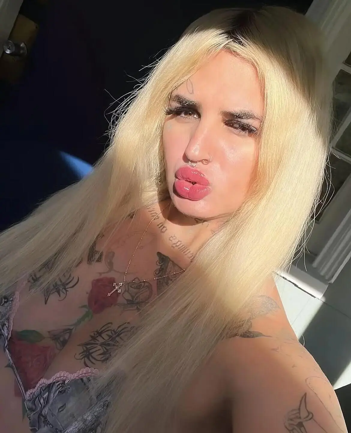 Escort Model Leila - 4