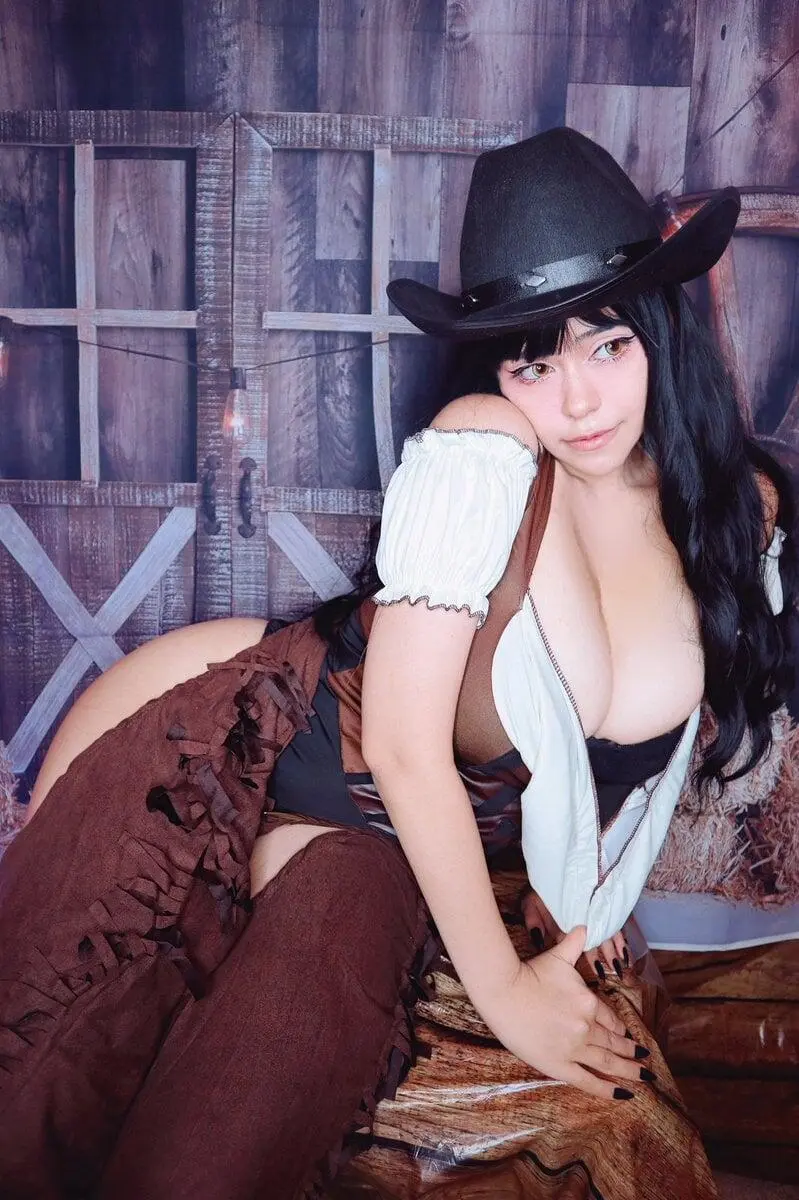 Escort Model Lemoncat - 2