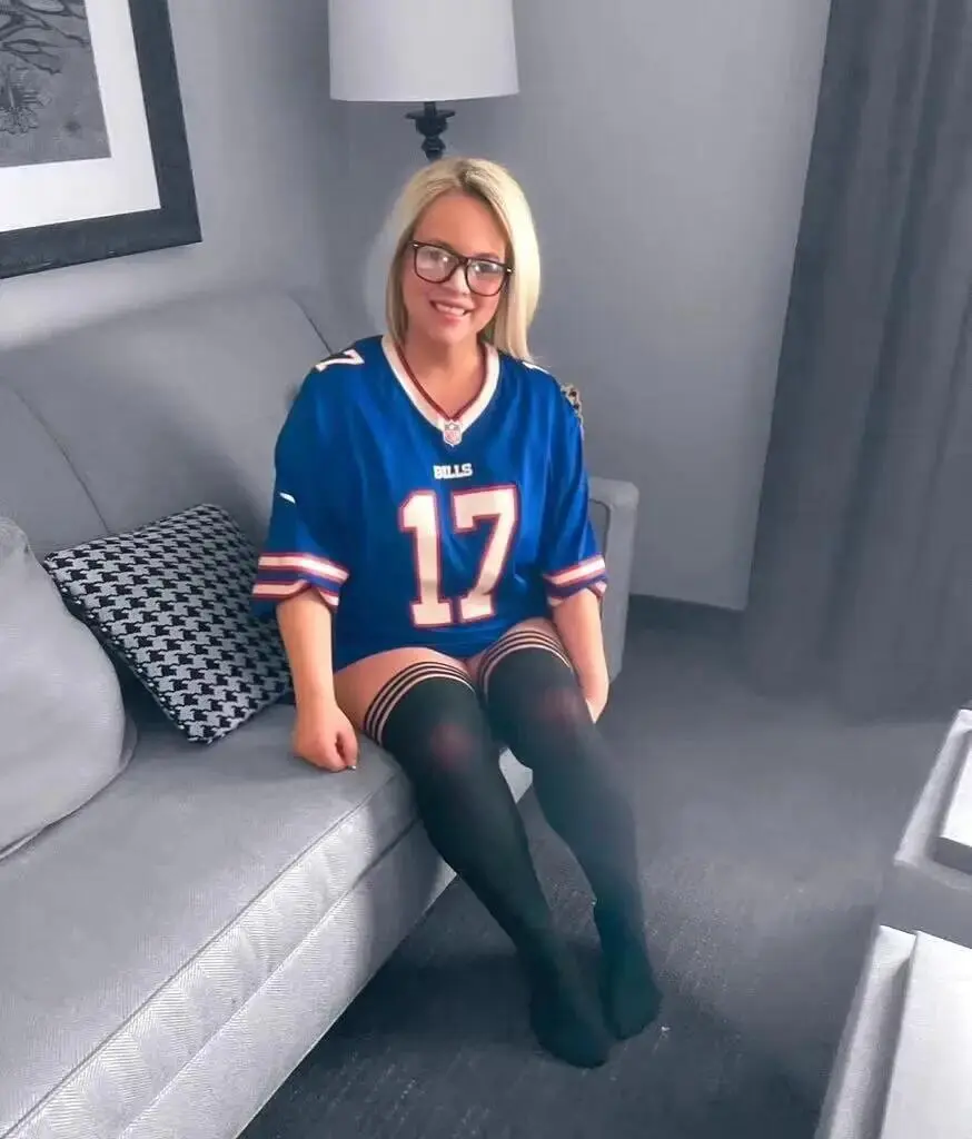 Escort Model Lexi - 3