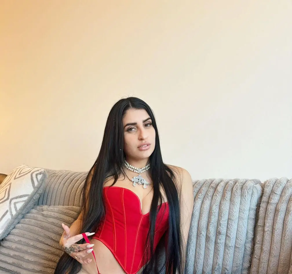 Escort Model Lia - 2