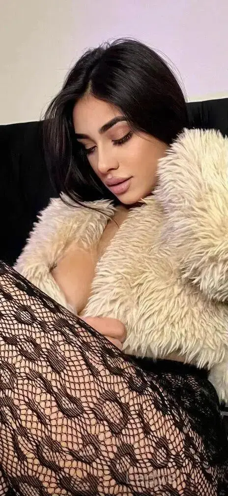 Escort Model Lia - 3