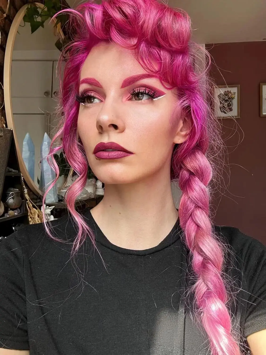 Escort Model Lilith Vale - 3