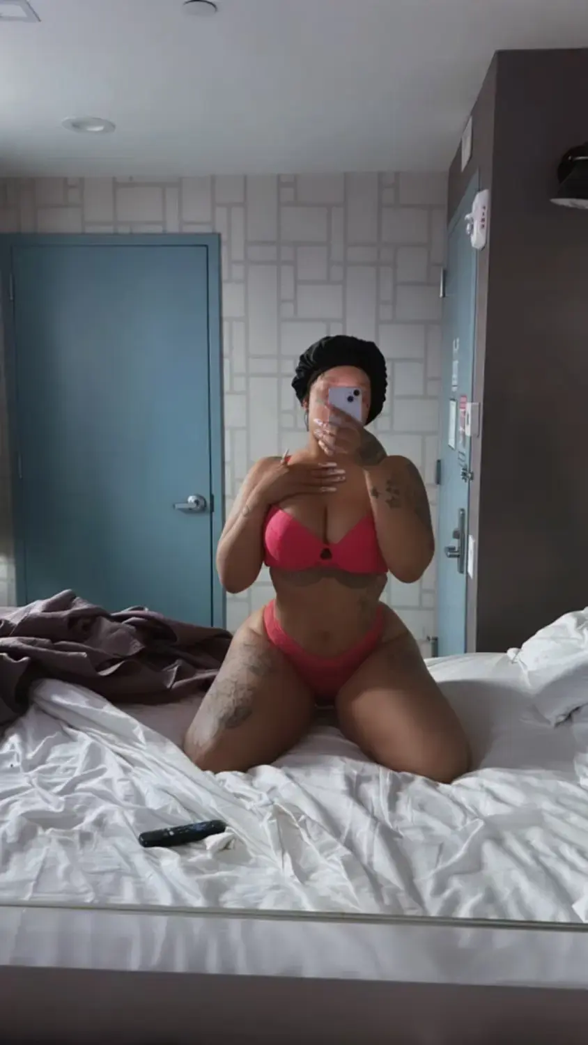 Escort Model Lisa - 4