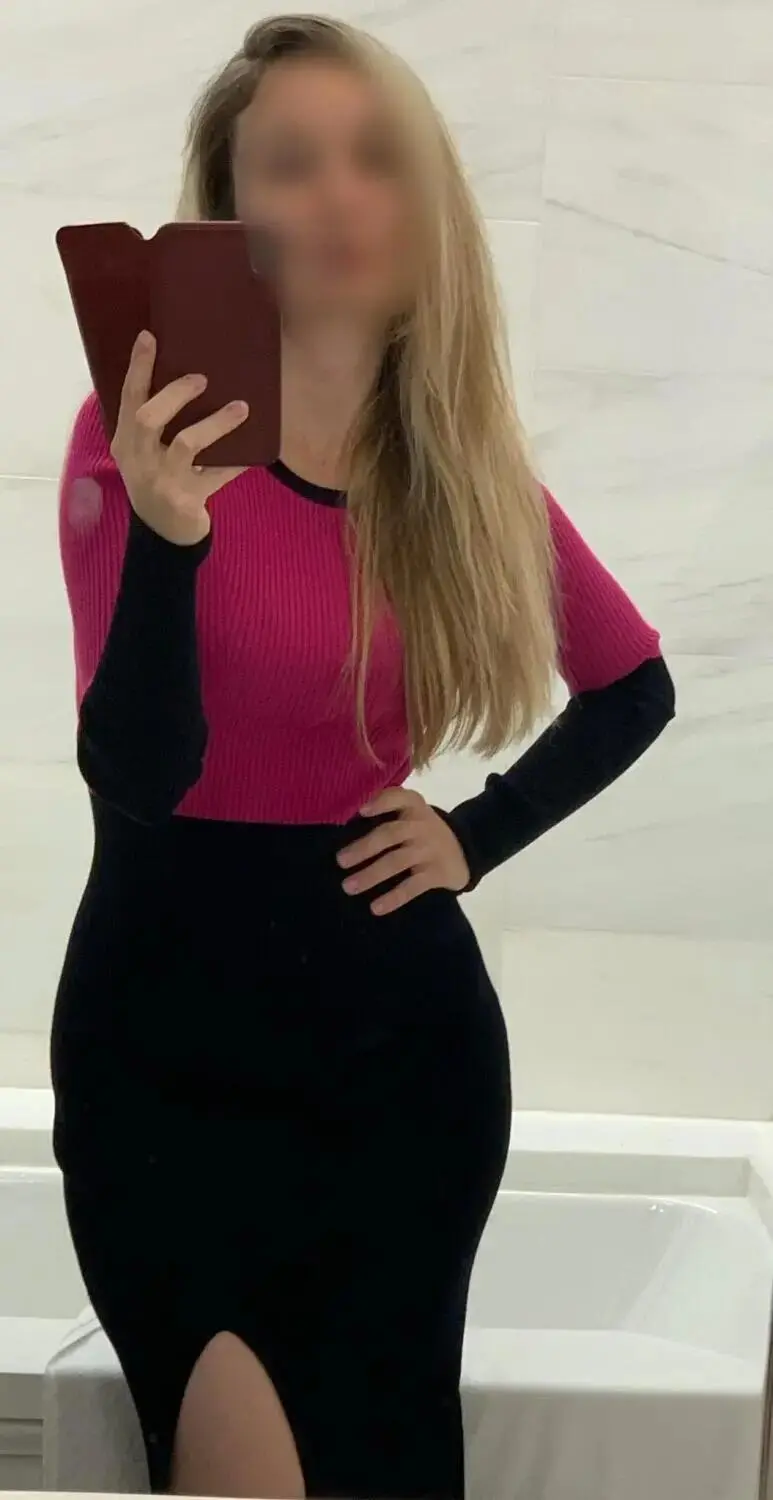 Escort Model Liz