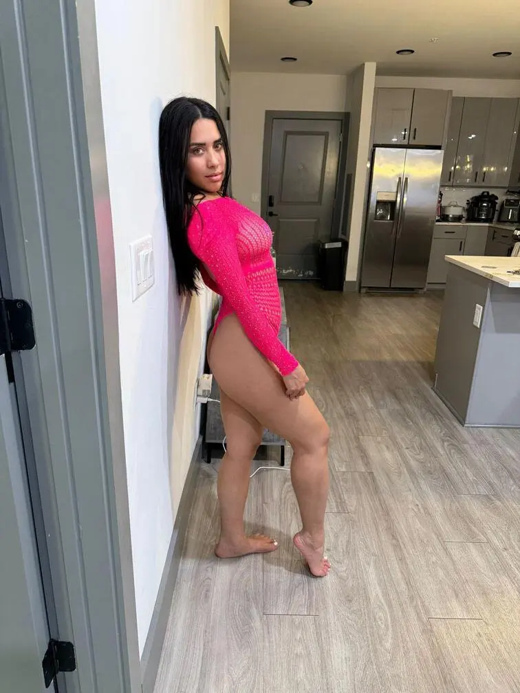 Escort Model Luna - 3