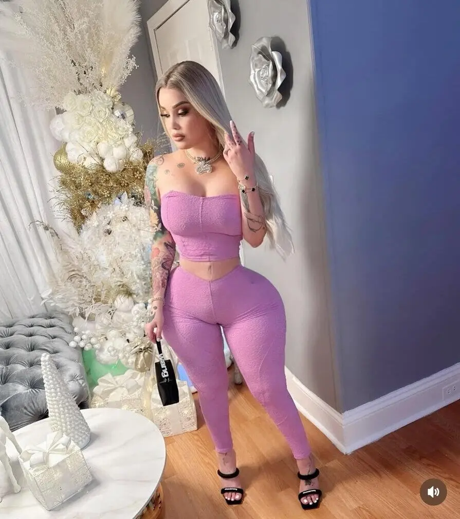 Escort Model Luna