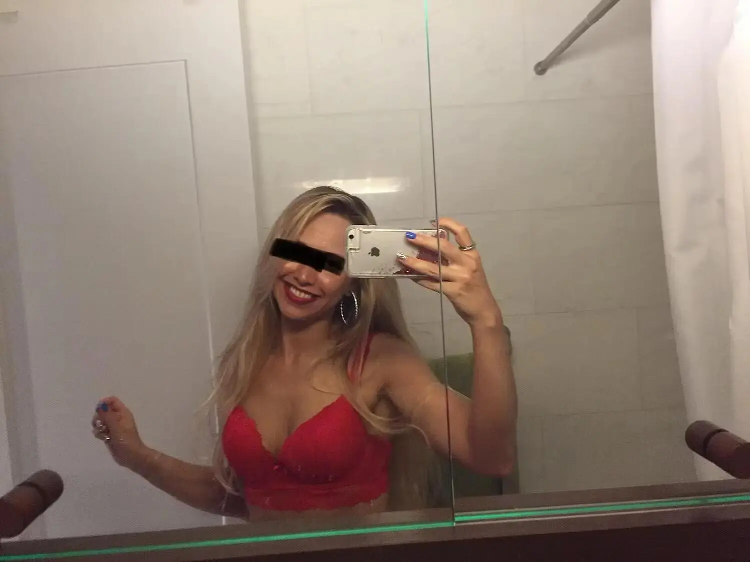 Escort Model Luna Quinn - 3
