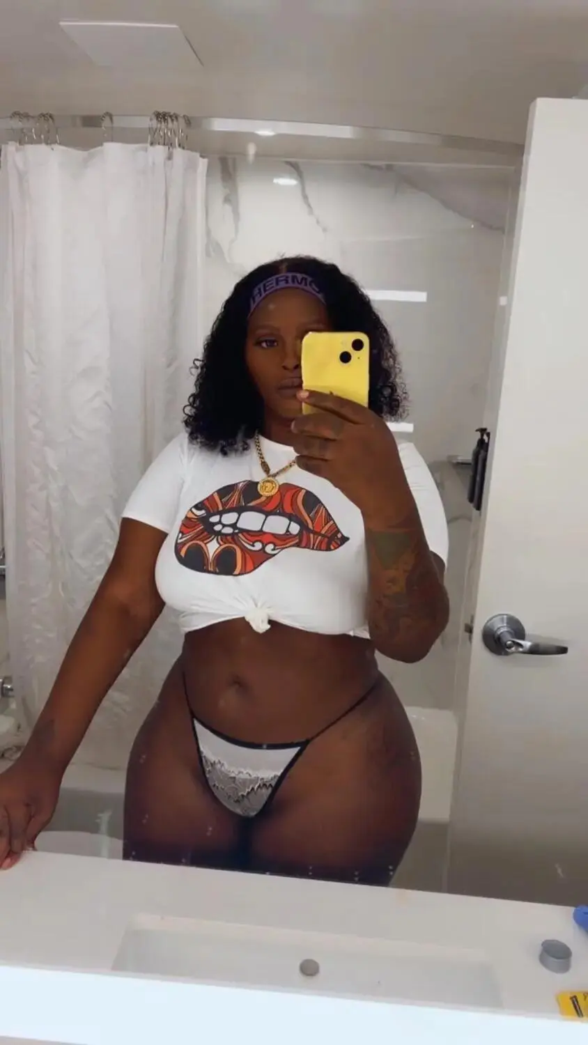Escort Model Mahogany James - 3