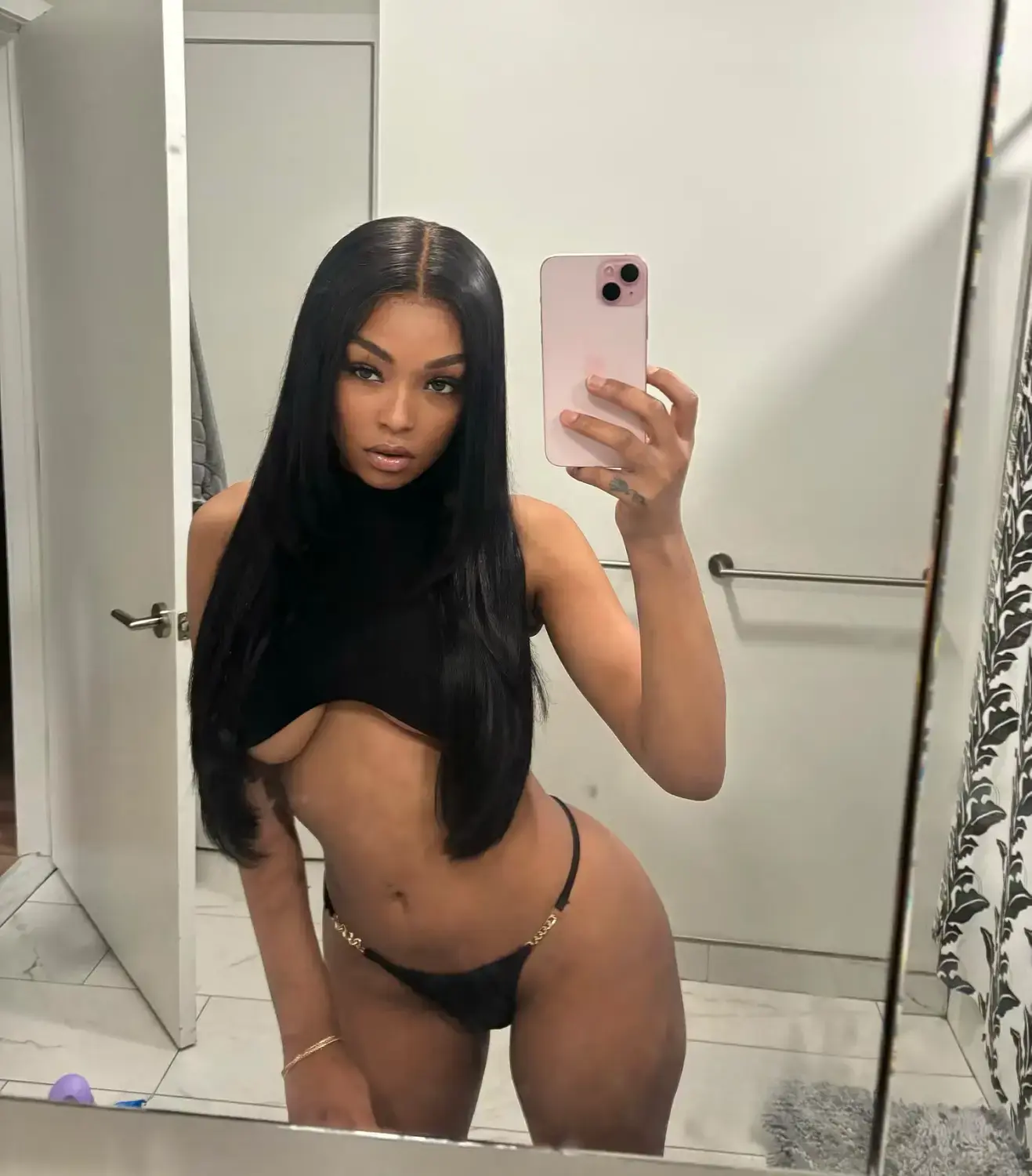 Escort Model Maia - 2