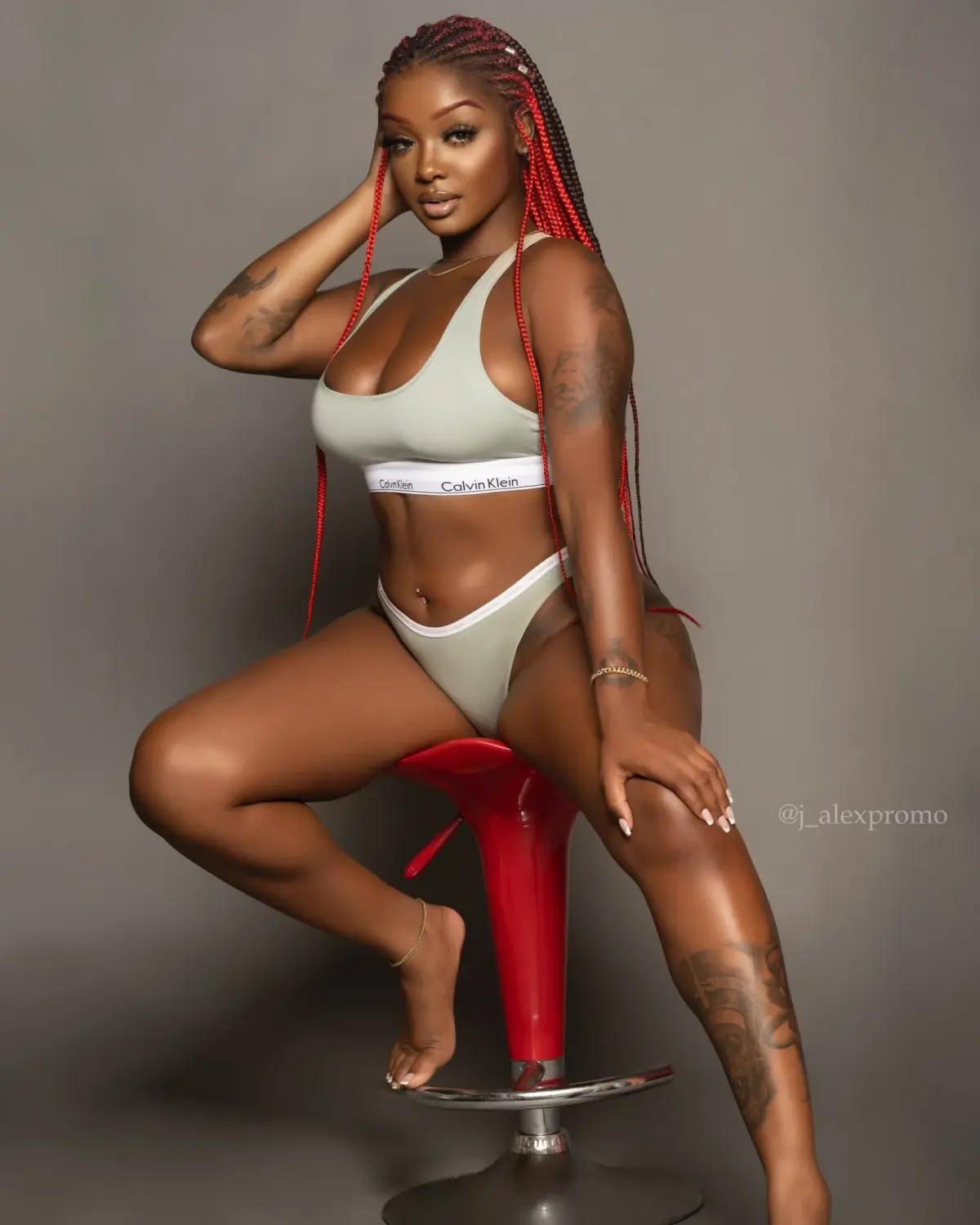 Escort Model Mami Marie - 8