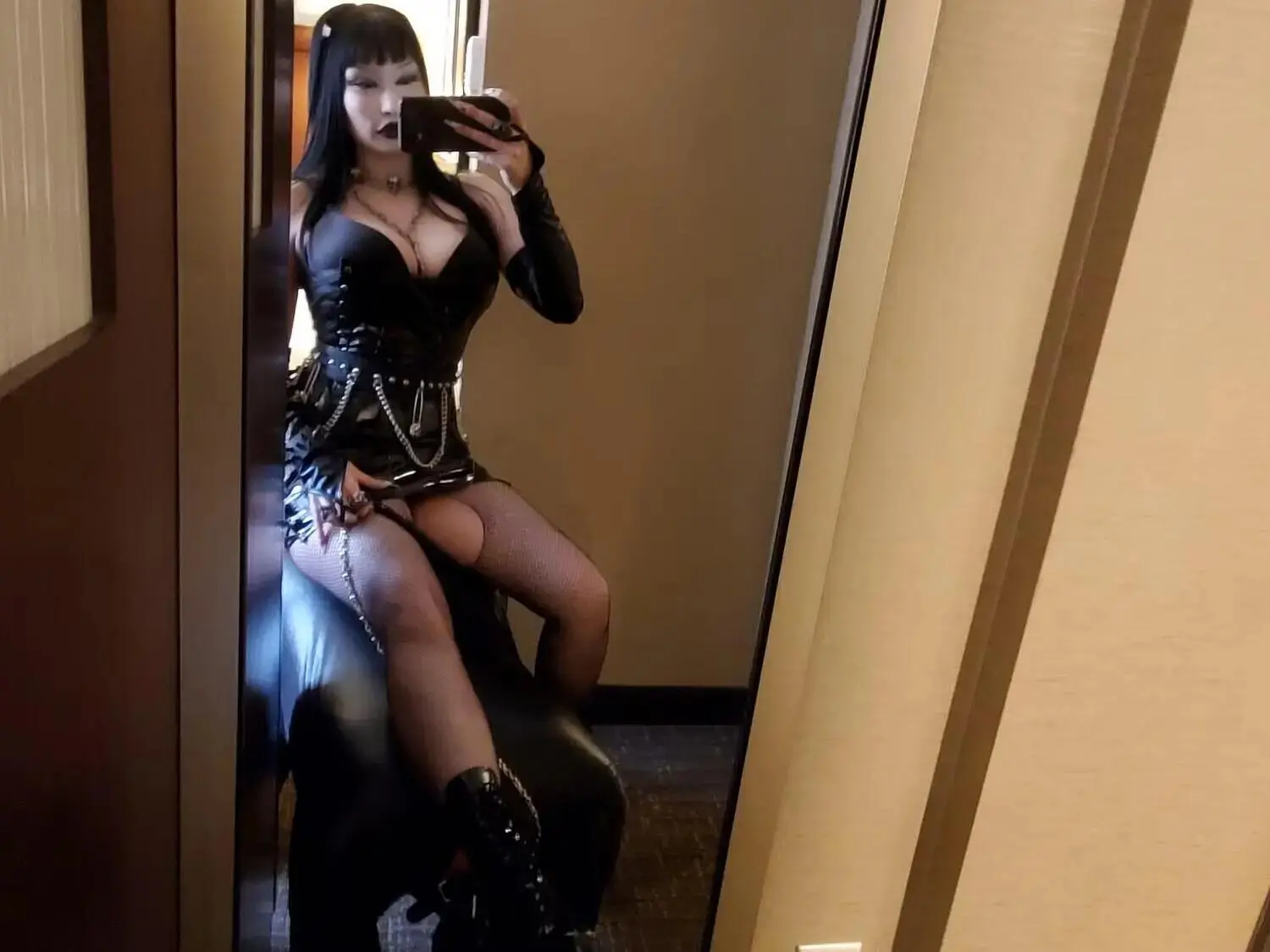 Escort Model Mara - 2