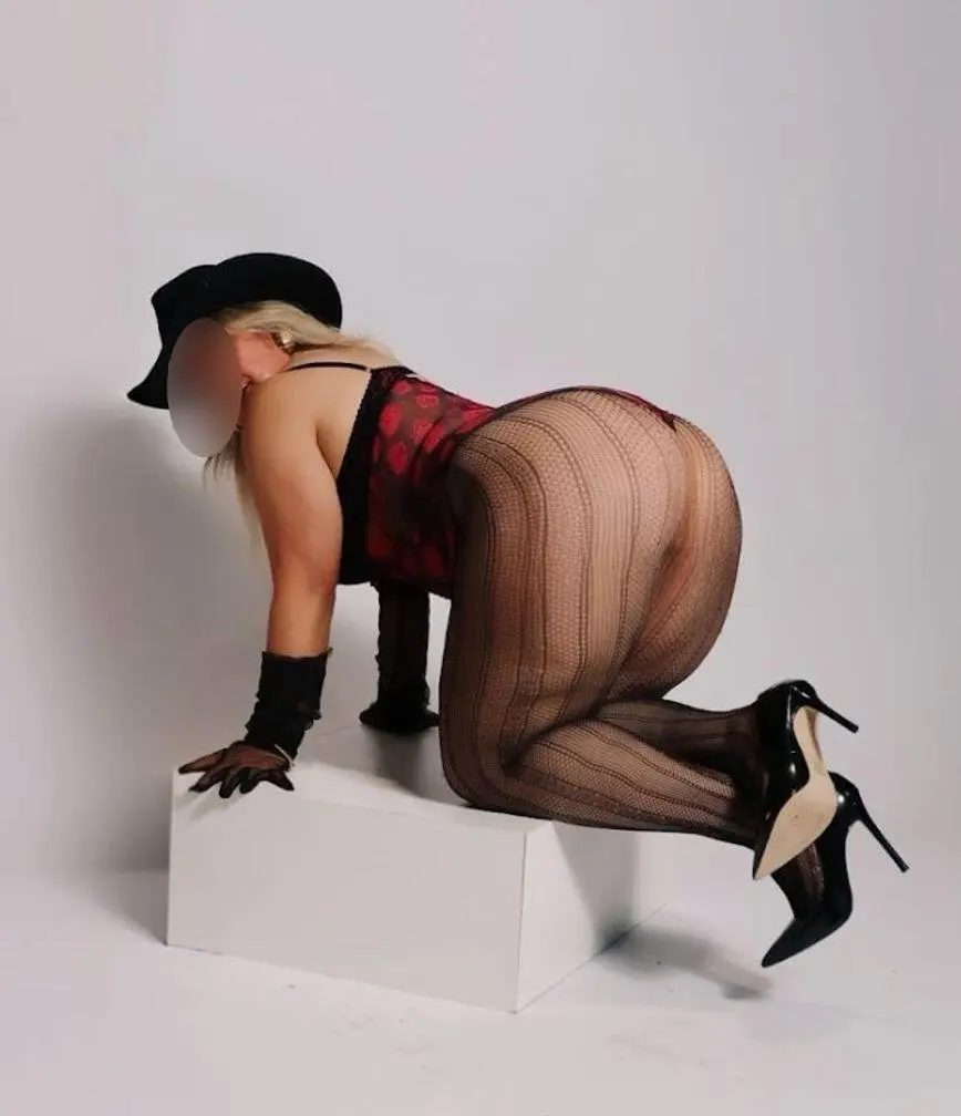 Escort Model Mariana Clifton