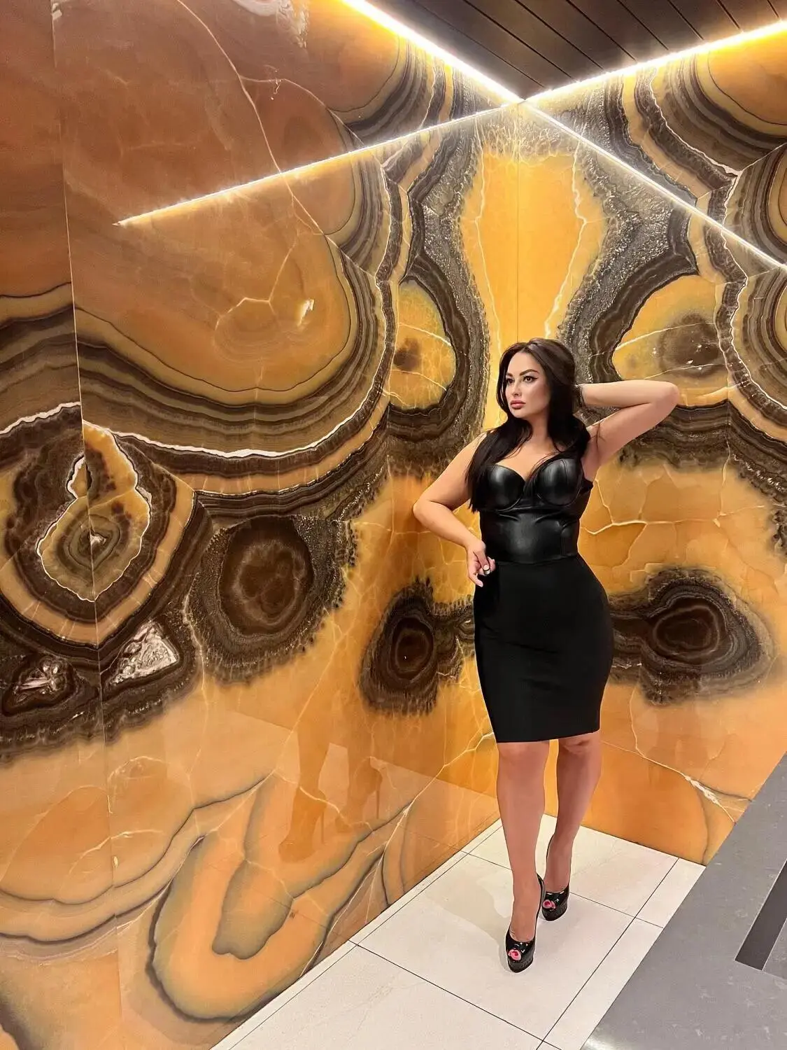 Escort Model Marry - 2