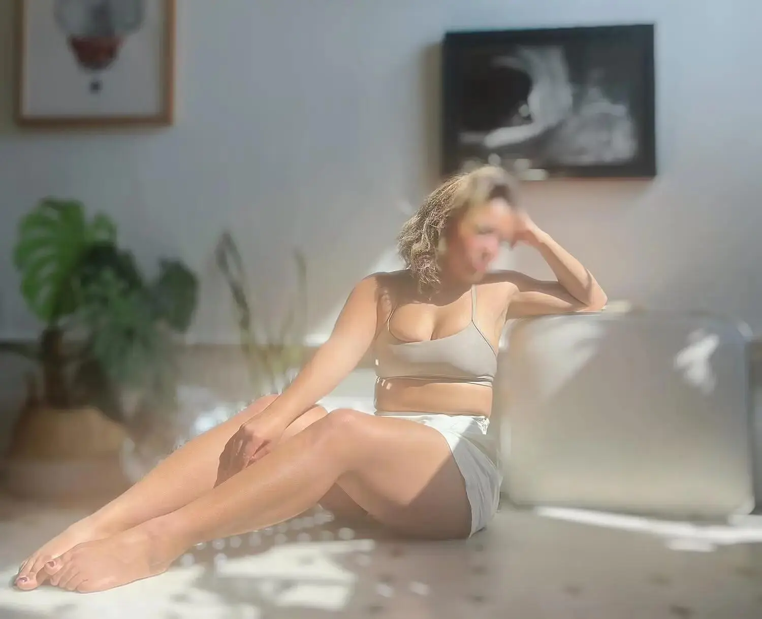 Escort Model Maya Cobryn