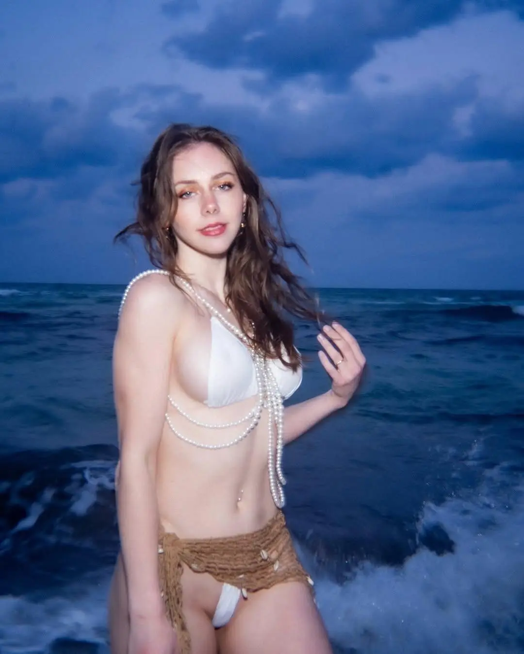 Escort Model Maya Rue