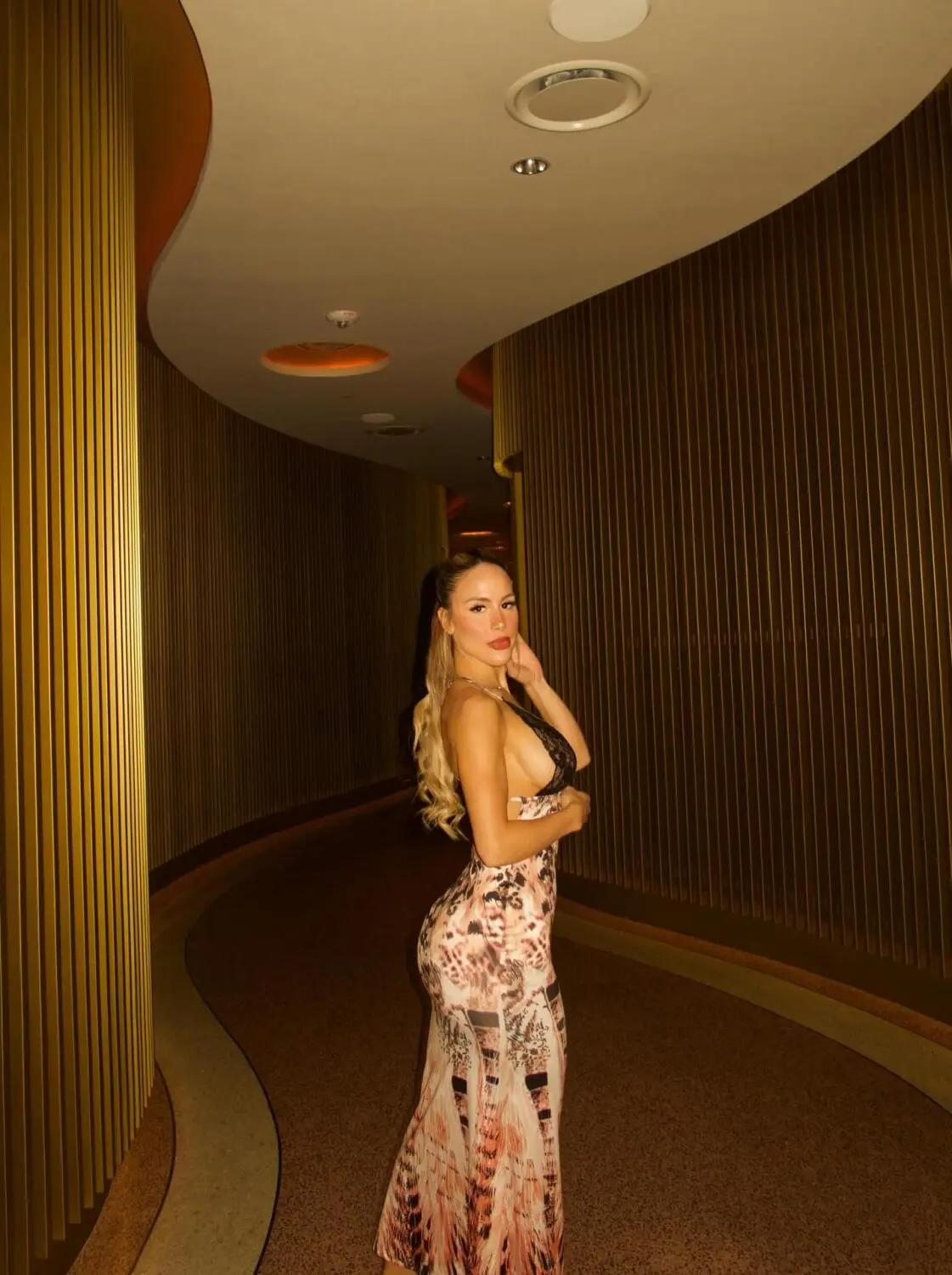 Escort Model Melina De Nardo - 4