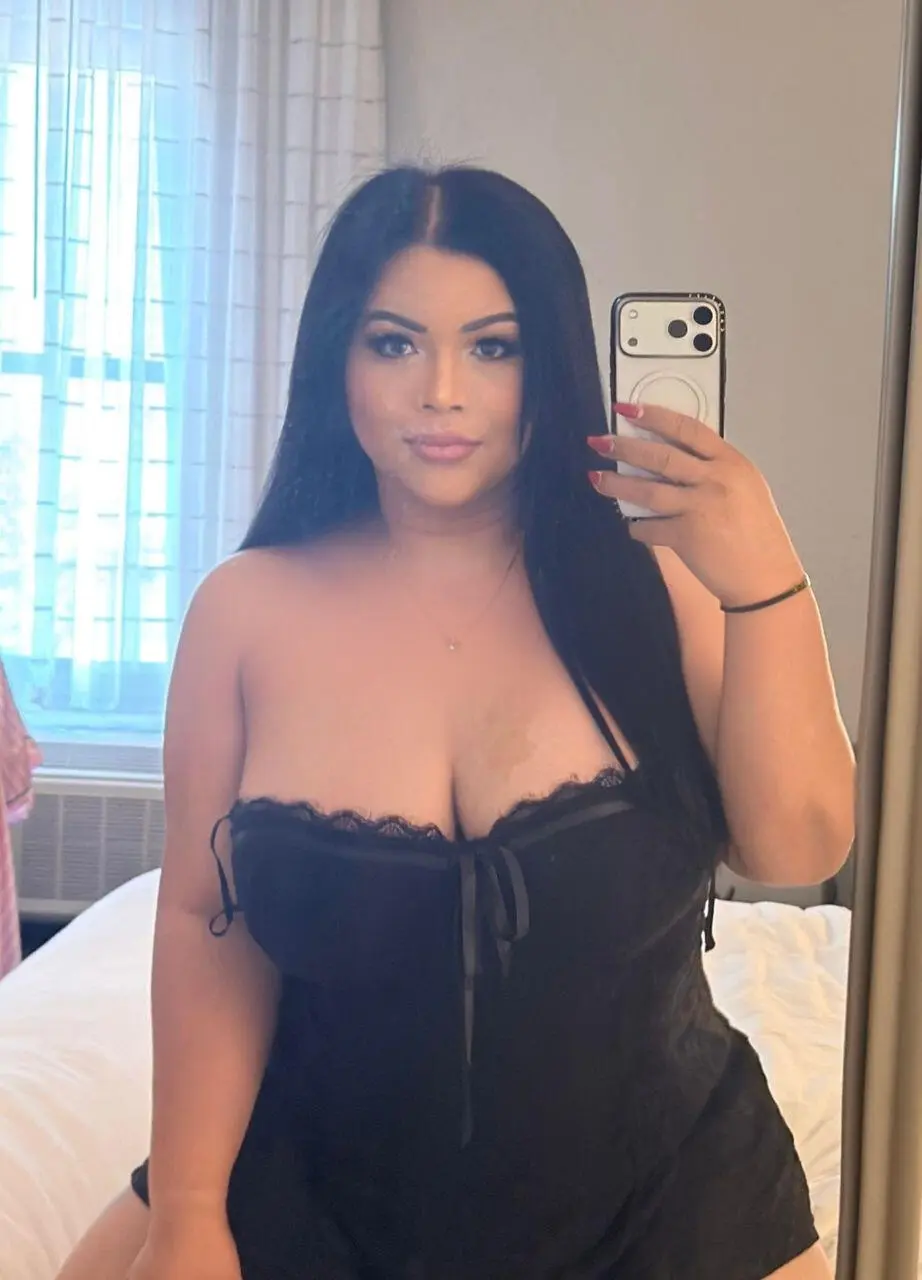 Escort Model MiaRose - 5